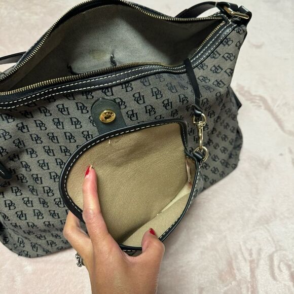 Dooney & Bourke Jacquard signature large bag - Picture 9 of 16